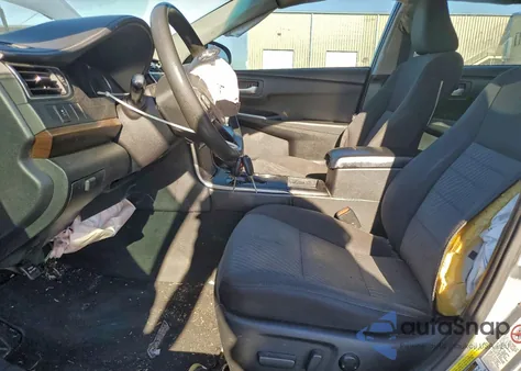 2016 Toyota Camry Le z USA, uszkodzony, nr VIN 4T4BF1FK3GR521241